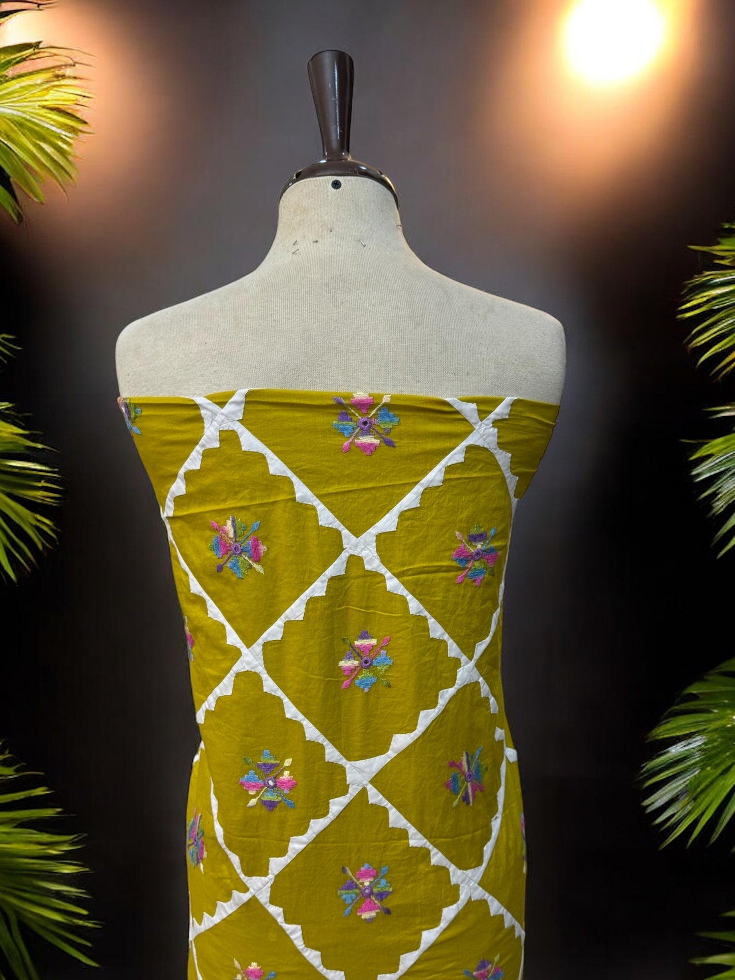 Mukesh with Applique 2pc