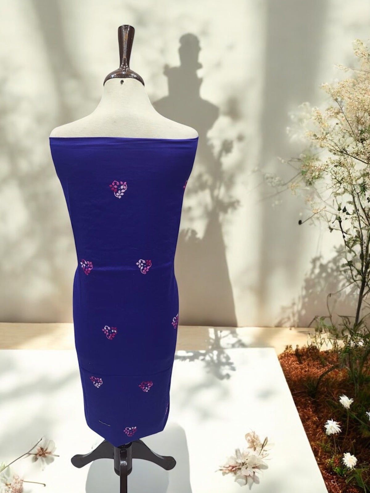 Tarkashi Applique style lawn 2pc pink with royal blue