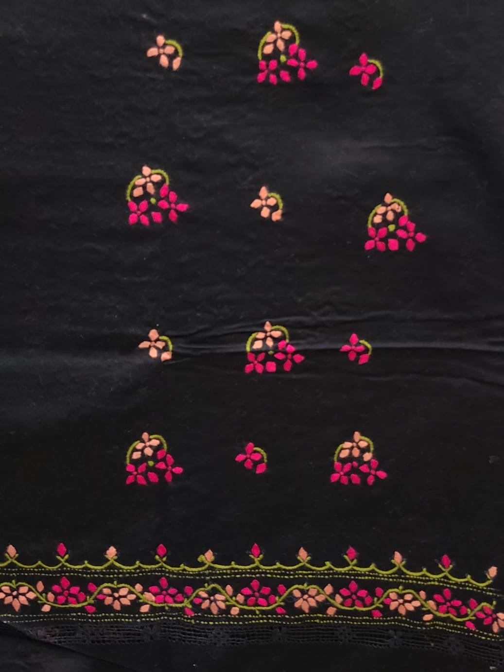 Tarkashi Applique Style 2pc peach with Hot Pink
