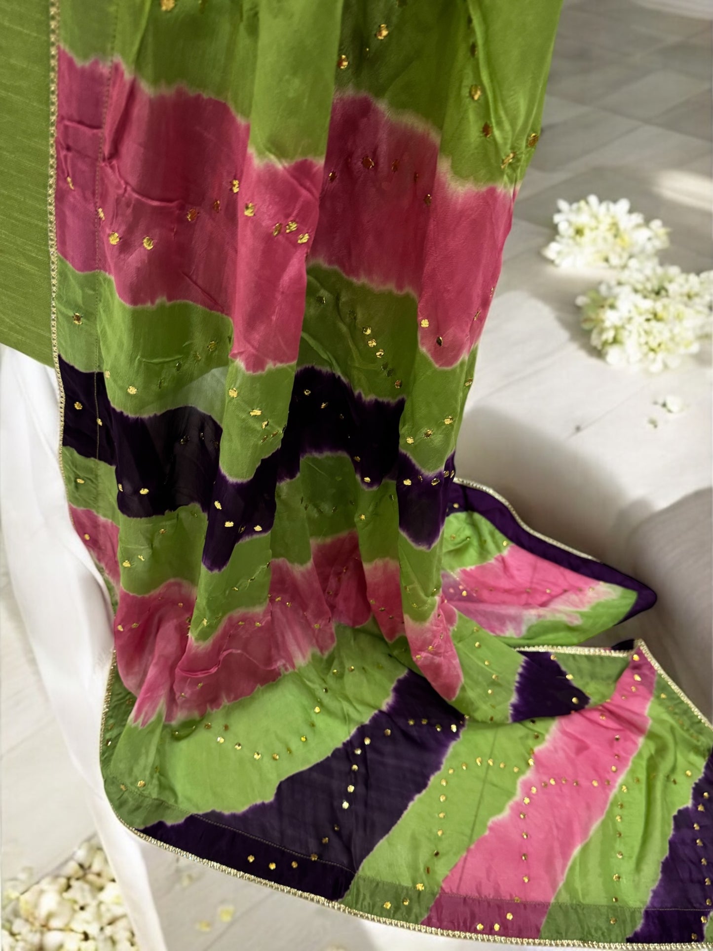 Chata Pati with Mukesh Medium silk & Raw silk