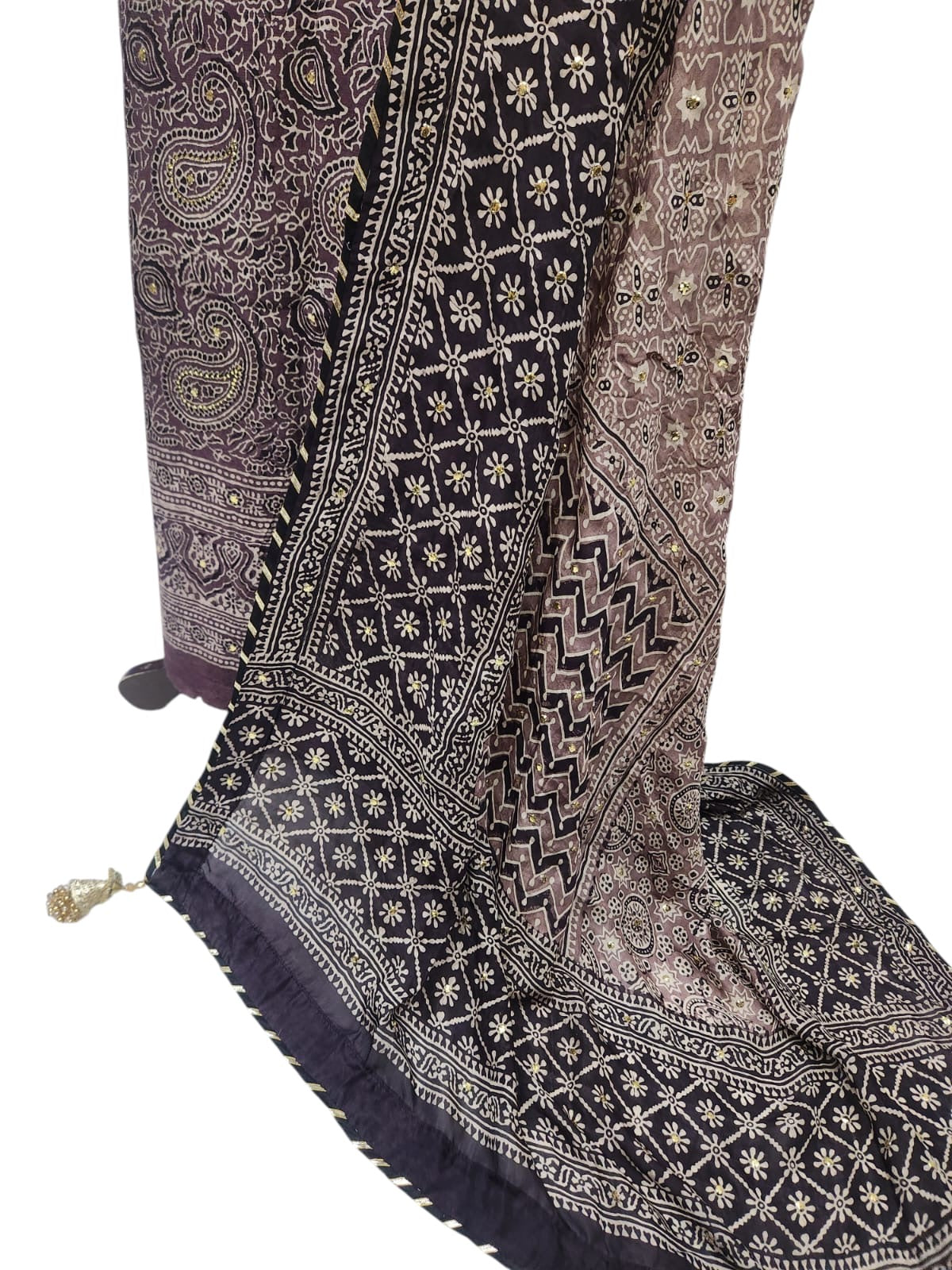Raw Silk with medium silk mukesh 2pc