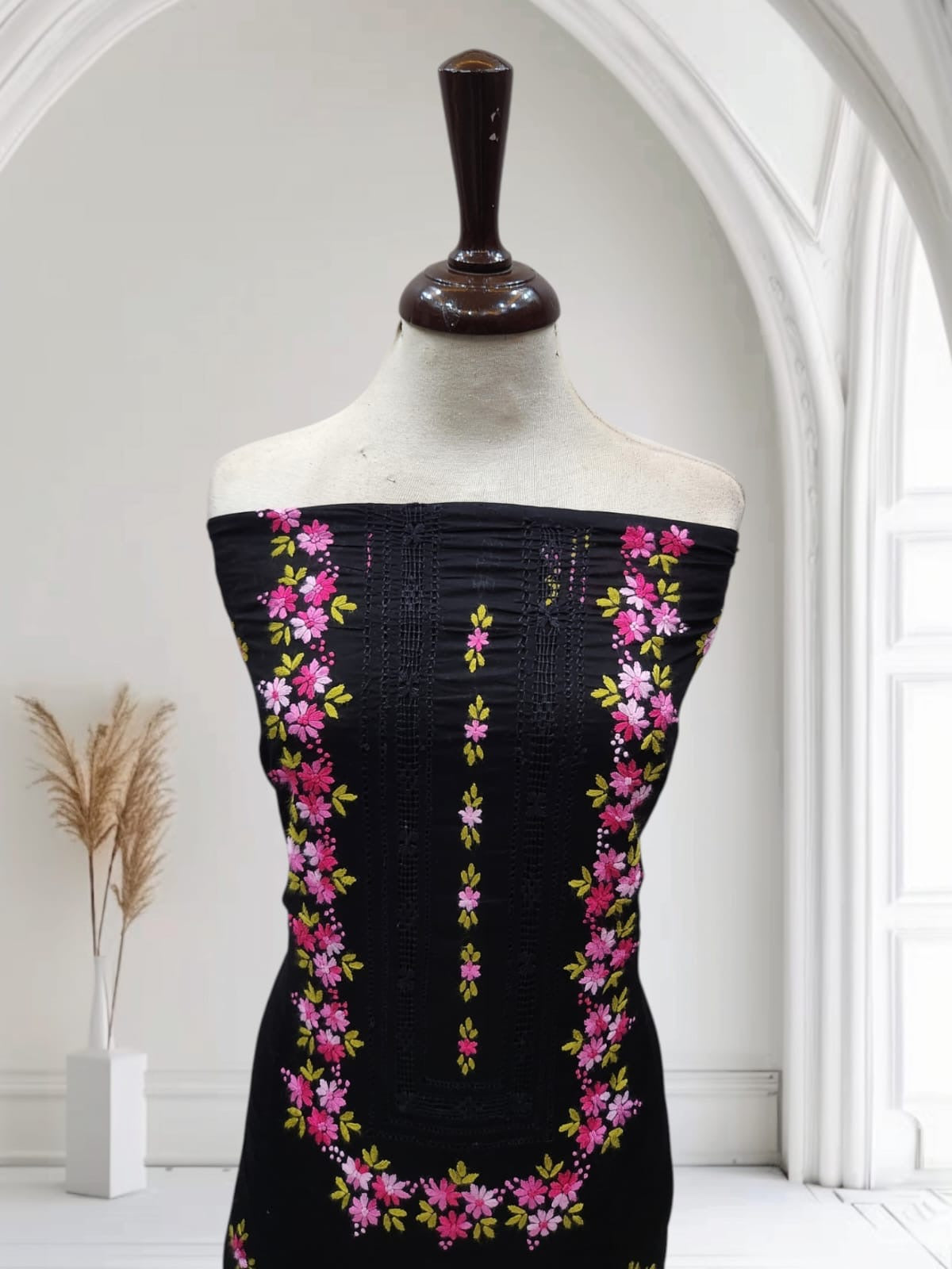Lawn 2pc Tarkashi hand Embroidered Suit