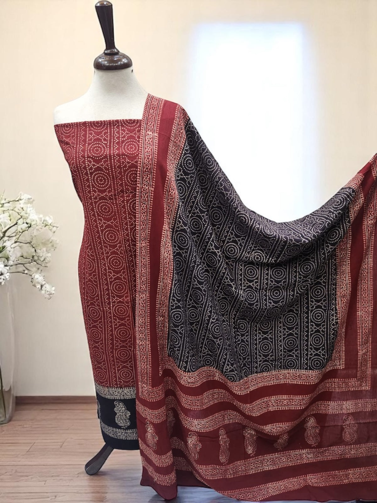 Natural dyed lawn 2pc Chunri unique combo M&B
