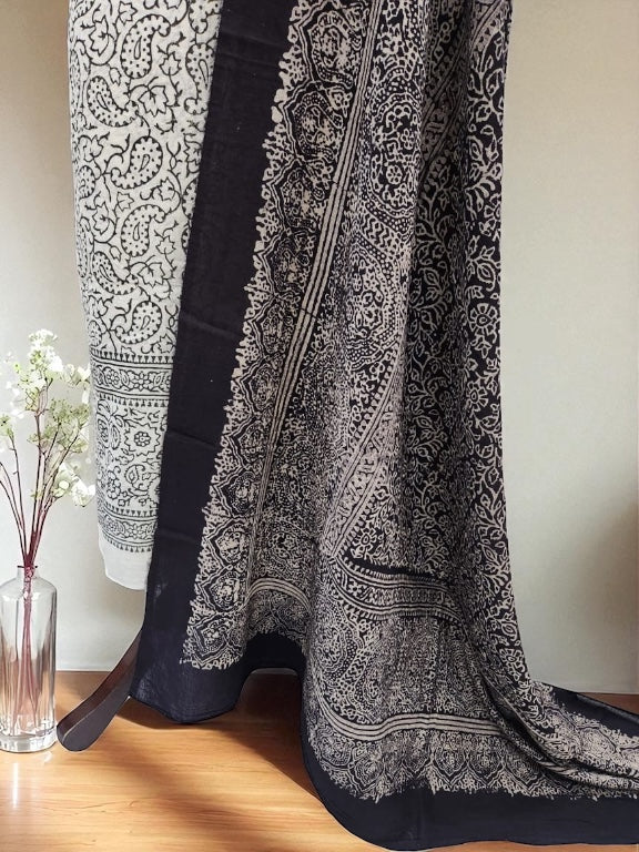 Block print with Natural dyed Lawn 2pc