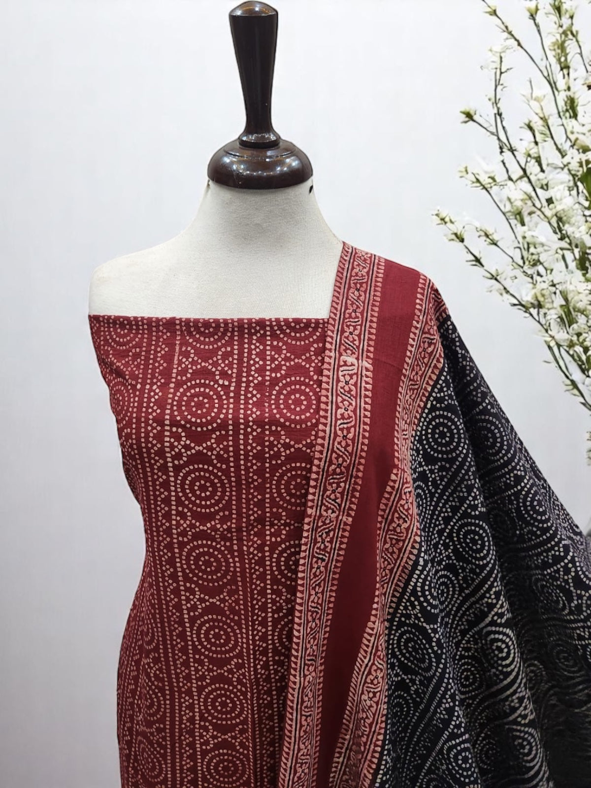 Natural dyed lawn 2pc Chunri unique combo M&B