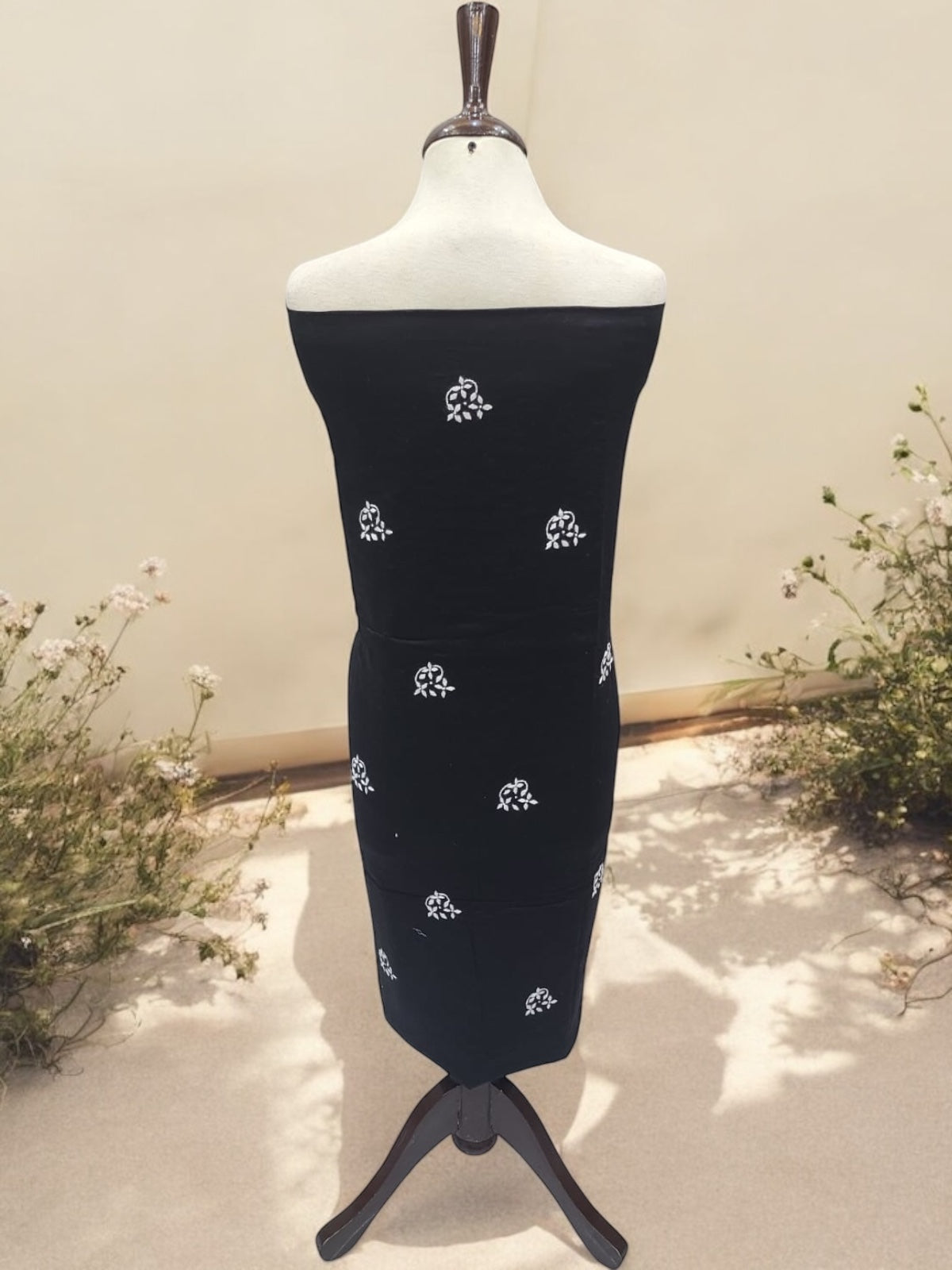 Tarkashi Applique lawn 2pc beige with black 607