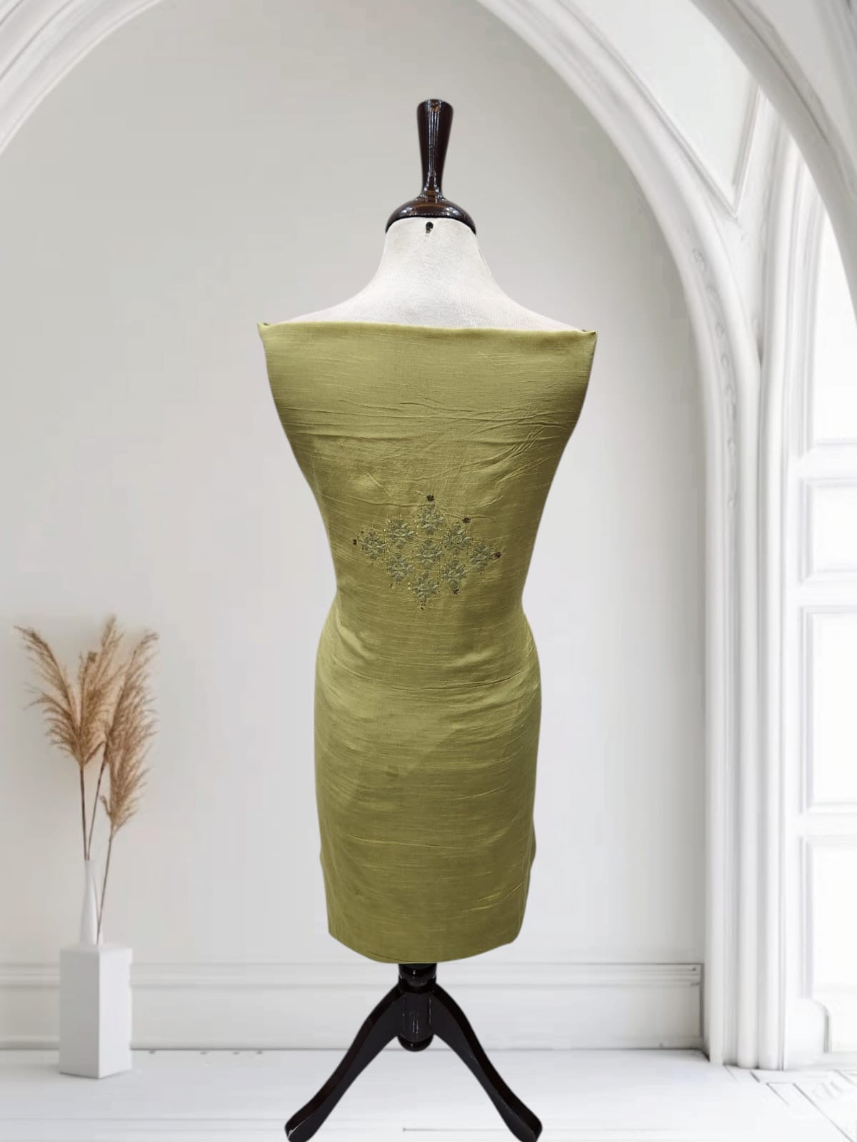 Dried Olives 🫒 Raw silk Tarkashi with Mukesh