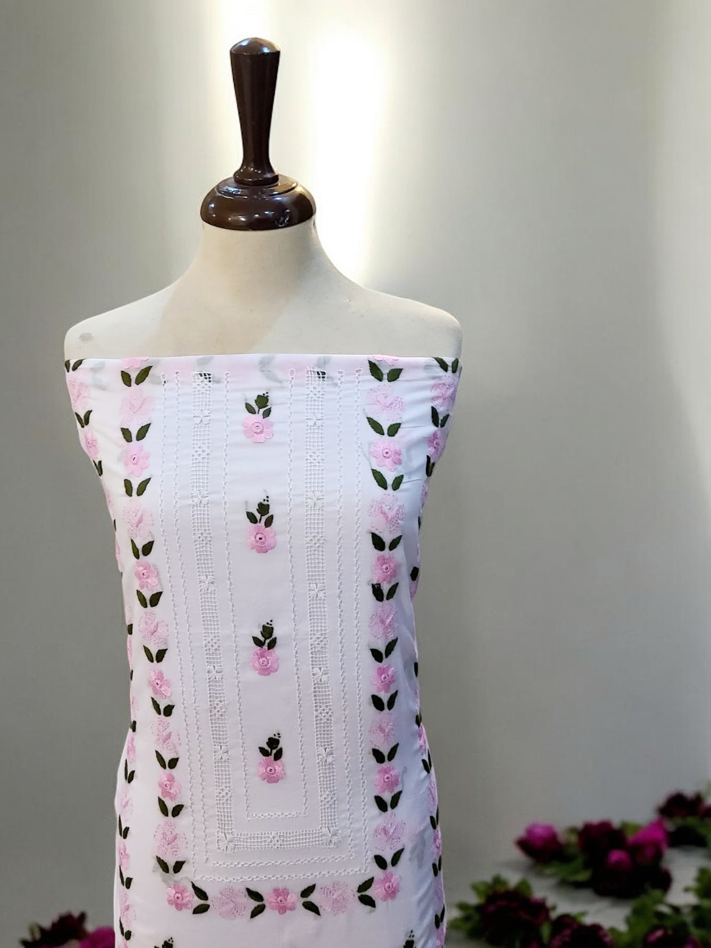 Exclusive Tarkashi lawn 2pc