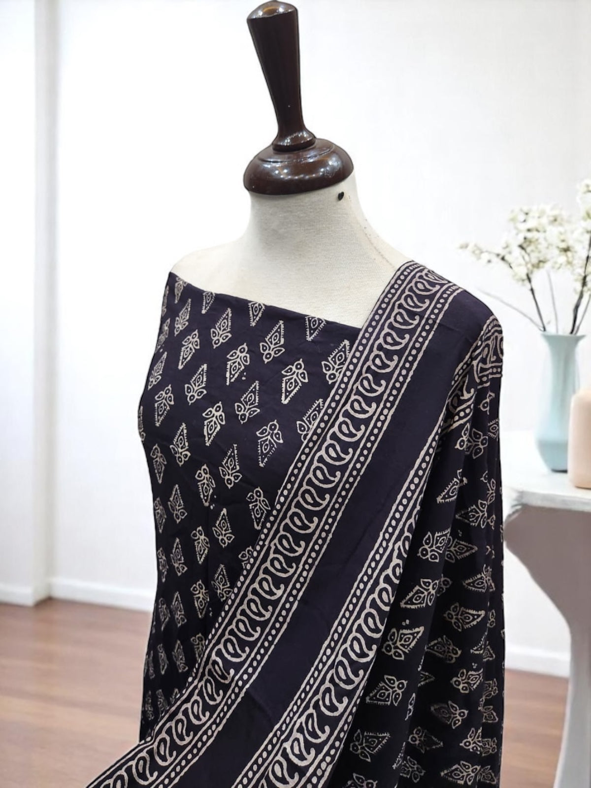 Natural dyed lawn black 2pc