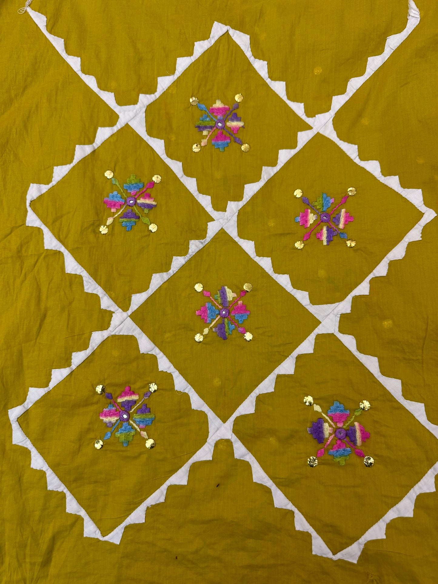 Mukesh with Applique 2pc