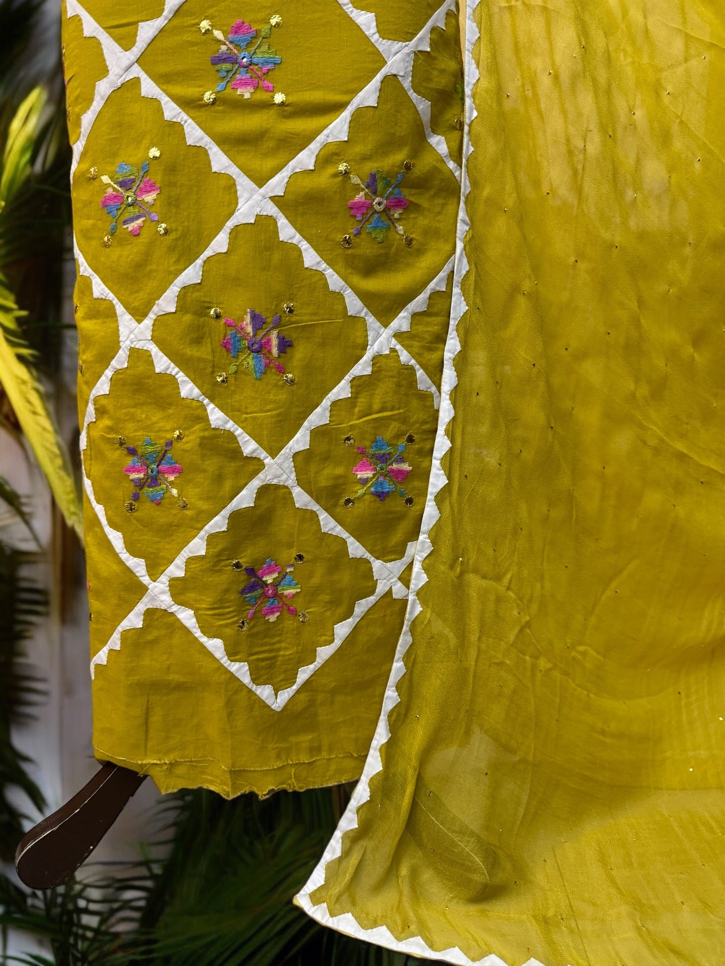 Mukesh with Applique 2pc