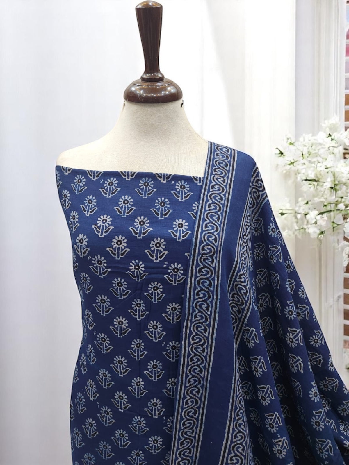 Natural dyed Lawn 2pc Indigo Flowers