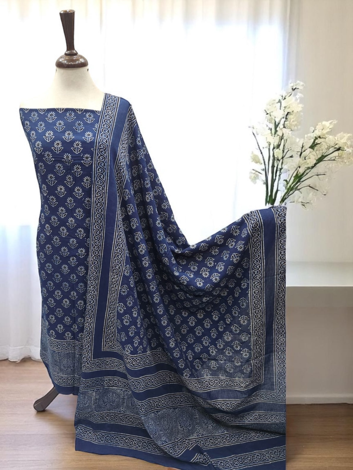 Natural dyed Lawn 2pc Indigo Flowers