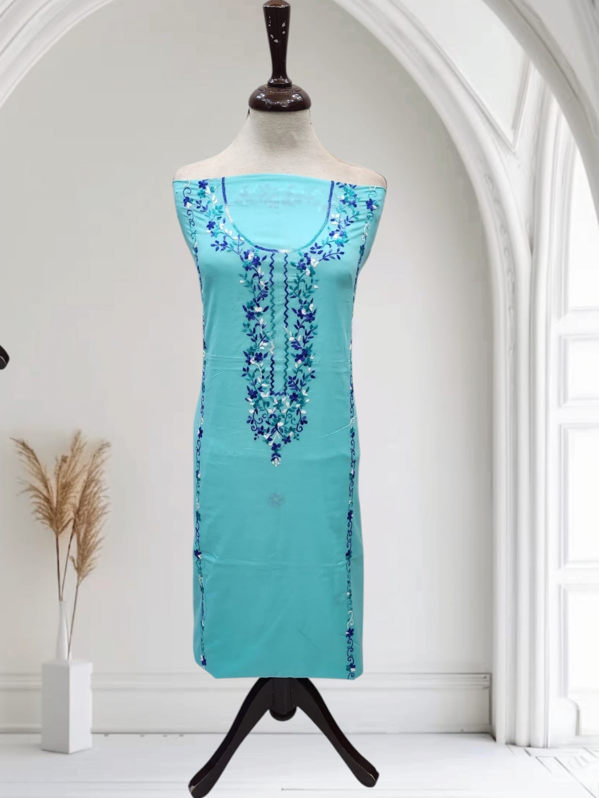 Exclusive lawn shirt for working women’s