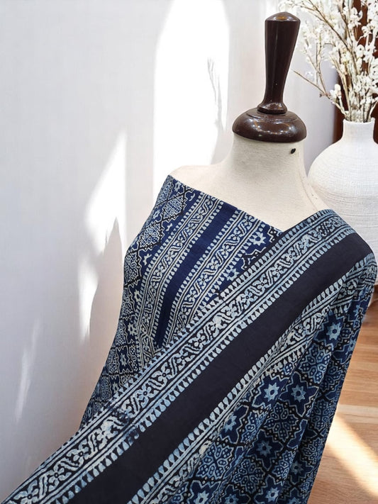 Neckline Natural Dyed Lawn indigo