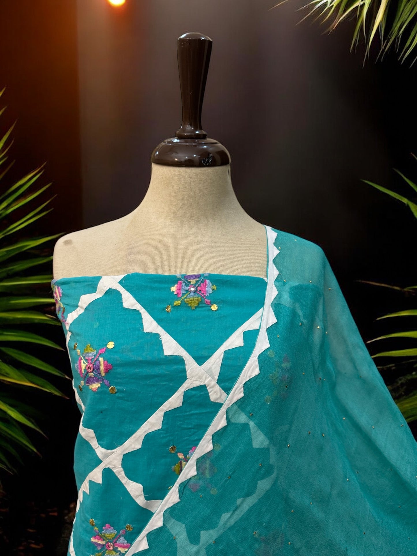 Mukesh with Applique 2pc