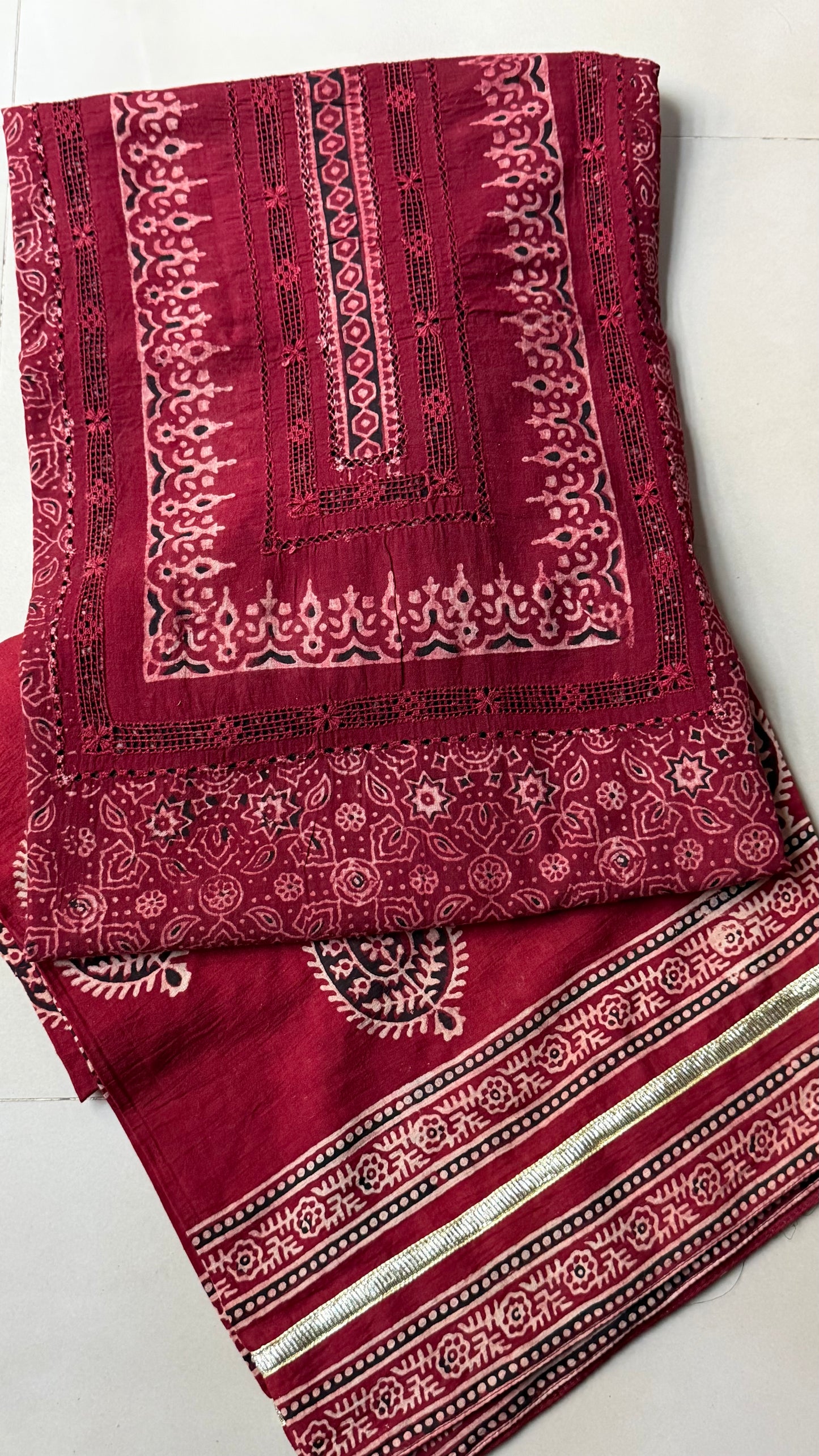 Exclusive lawn shirt with Farshi shalwar