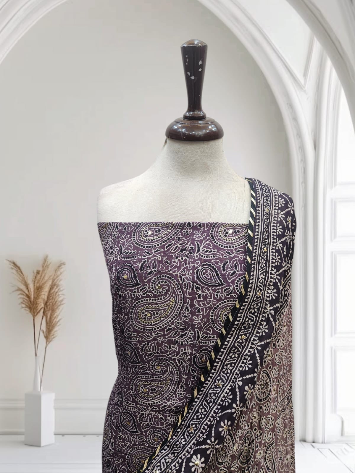 Raw Silk with medium silk mukesh 2pc
