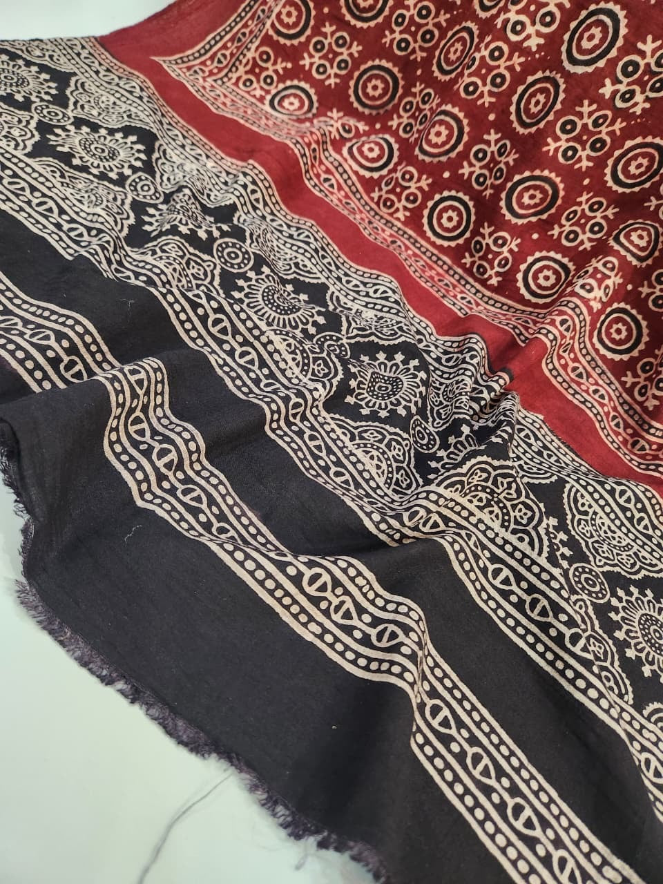 Exclusive lawn Stoller scarf