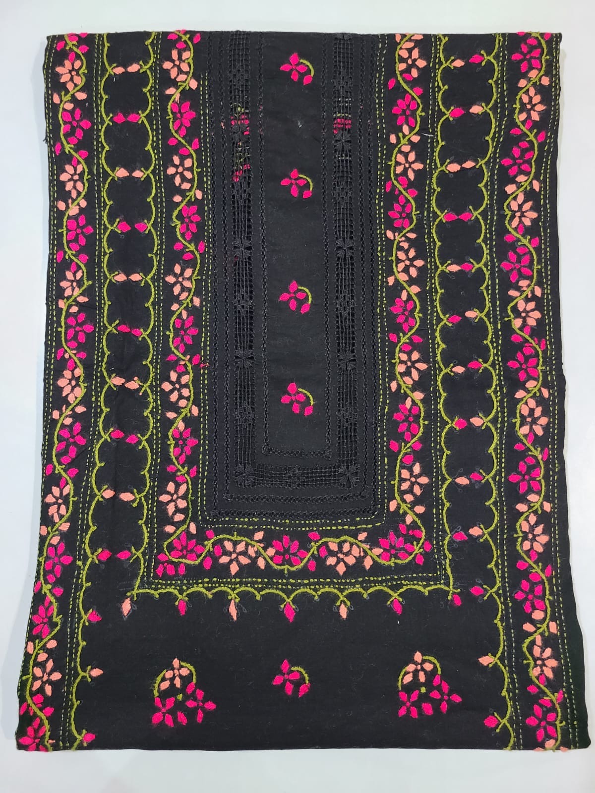 Tarkashi Applique Style 2pc peach with Hot Pink