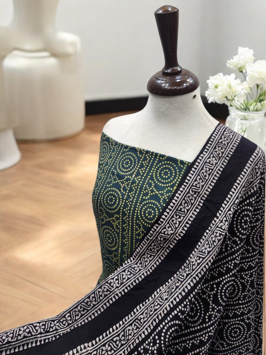 Natural Dyed Lawn 2pc Chunri unique Combo G&B