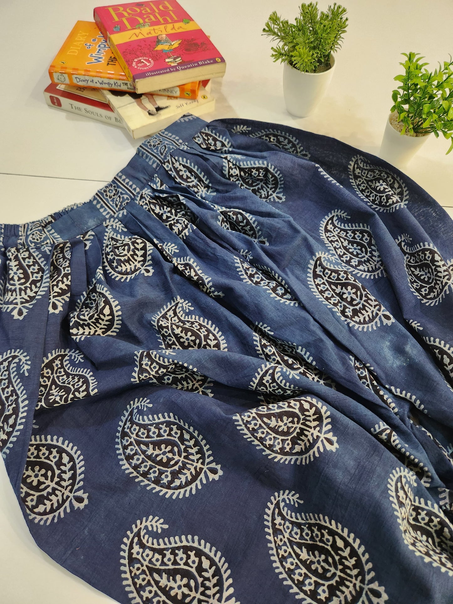 Lawn Farshi Shalwar (advance payment)