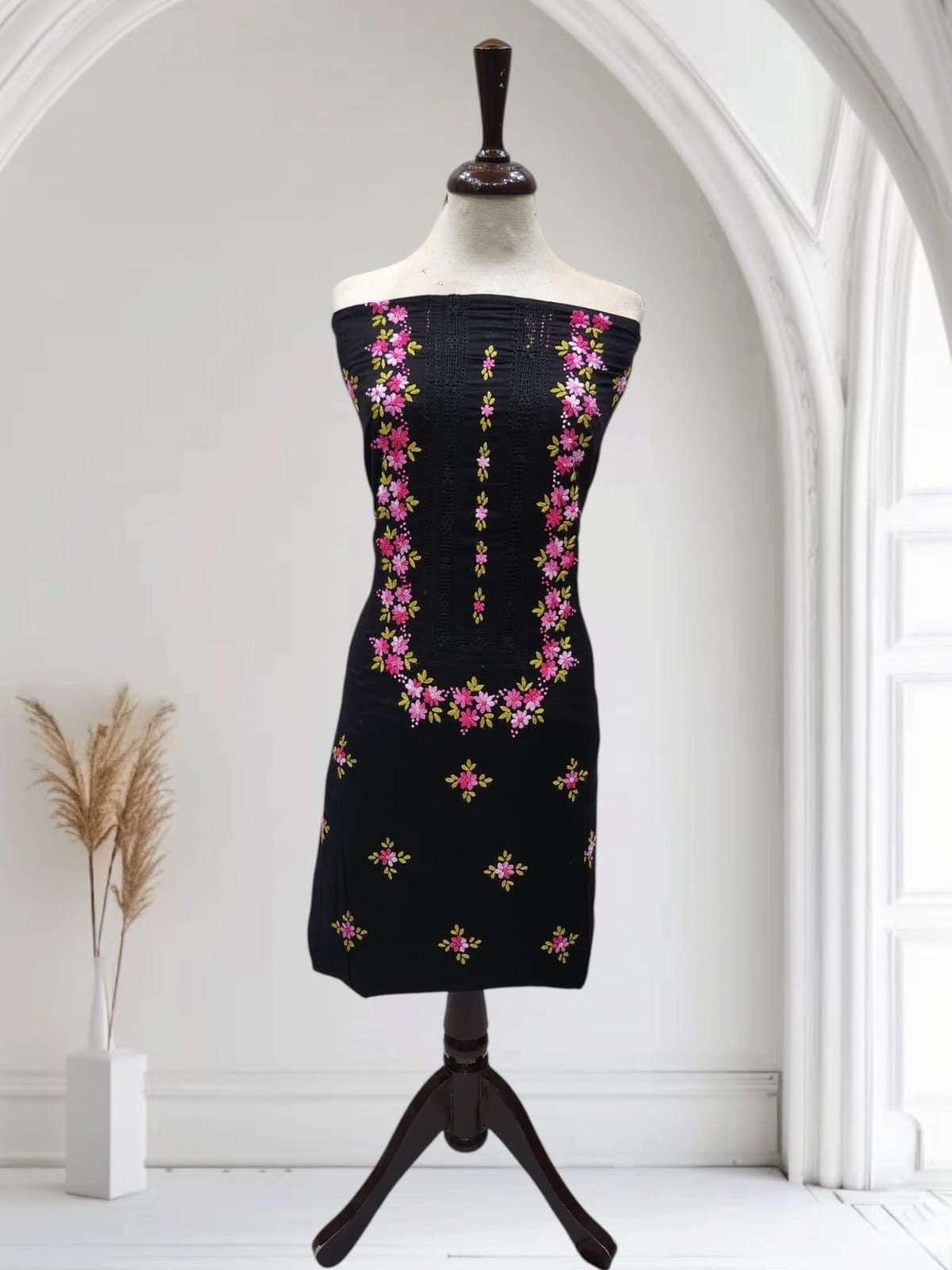 Lawn 2pc Tarkashi hand Embroidered Suit