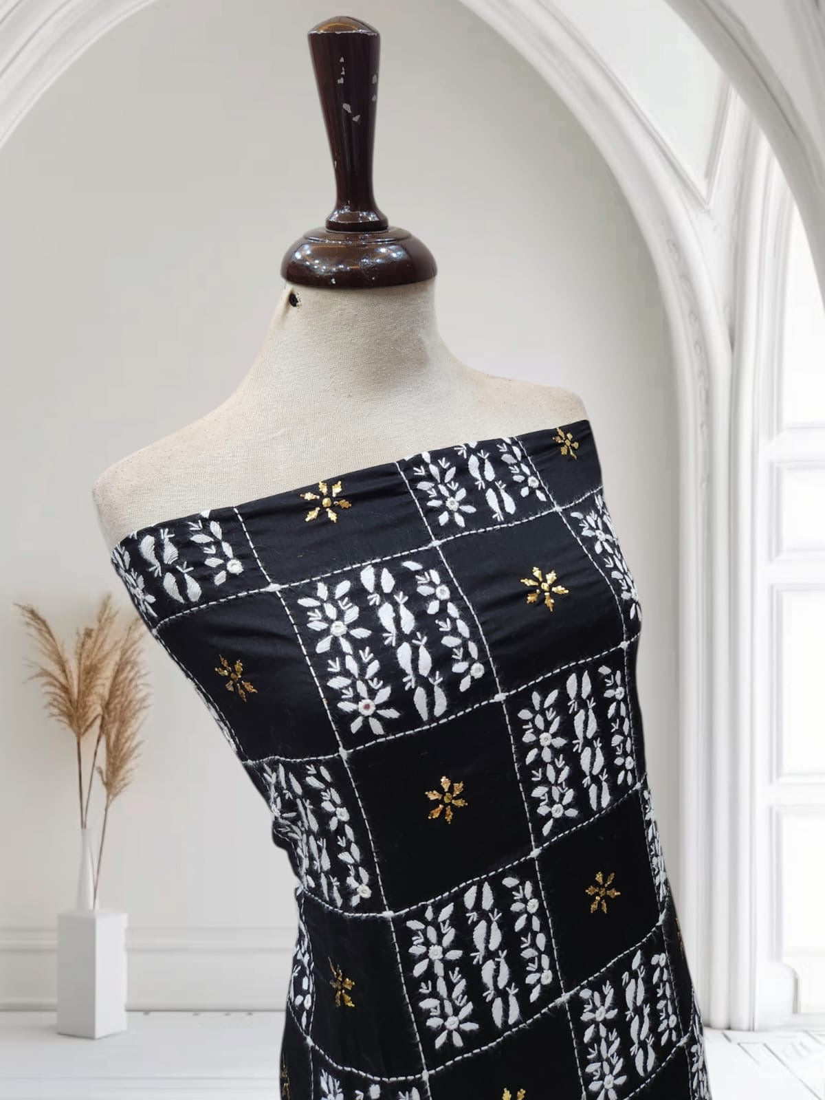 Tarkashi Mukesh Lawn shirt