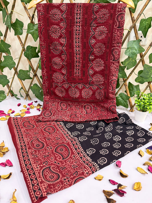 Lawn natural dyed with tarkashi shirt and trouser only on advance payment