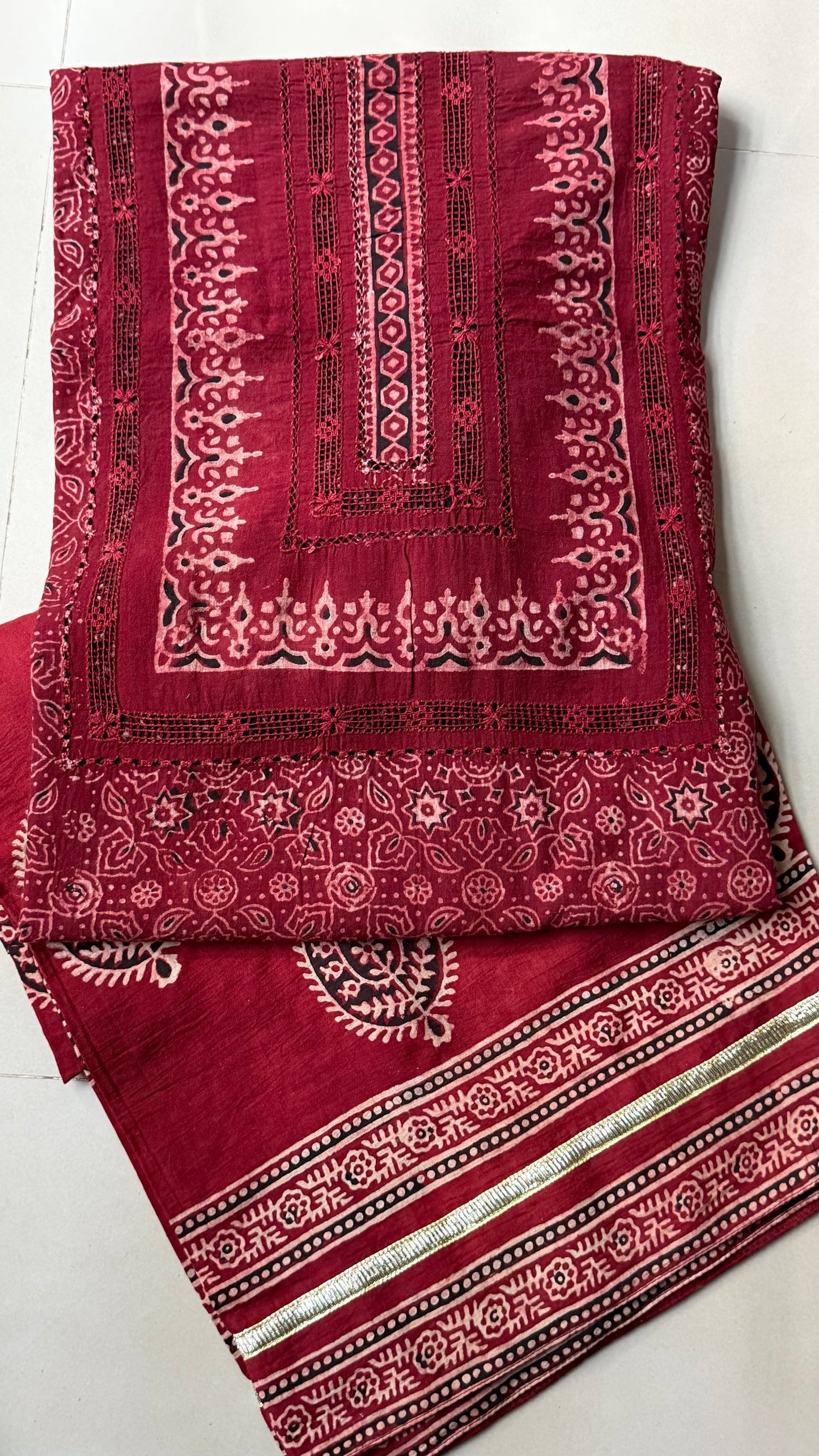 Exclusive lawn shirt with Farshi shalwar
