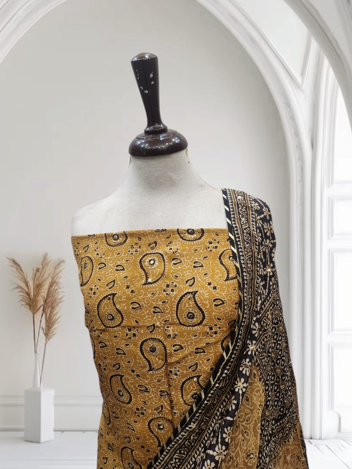Raw silk with medium silk mukesh 2pc