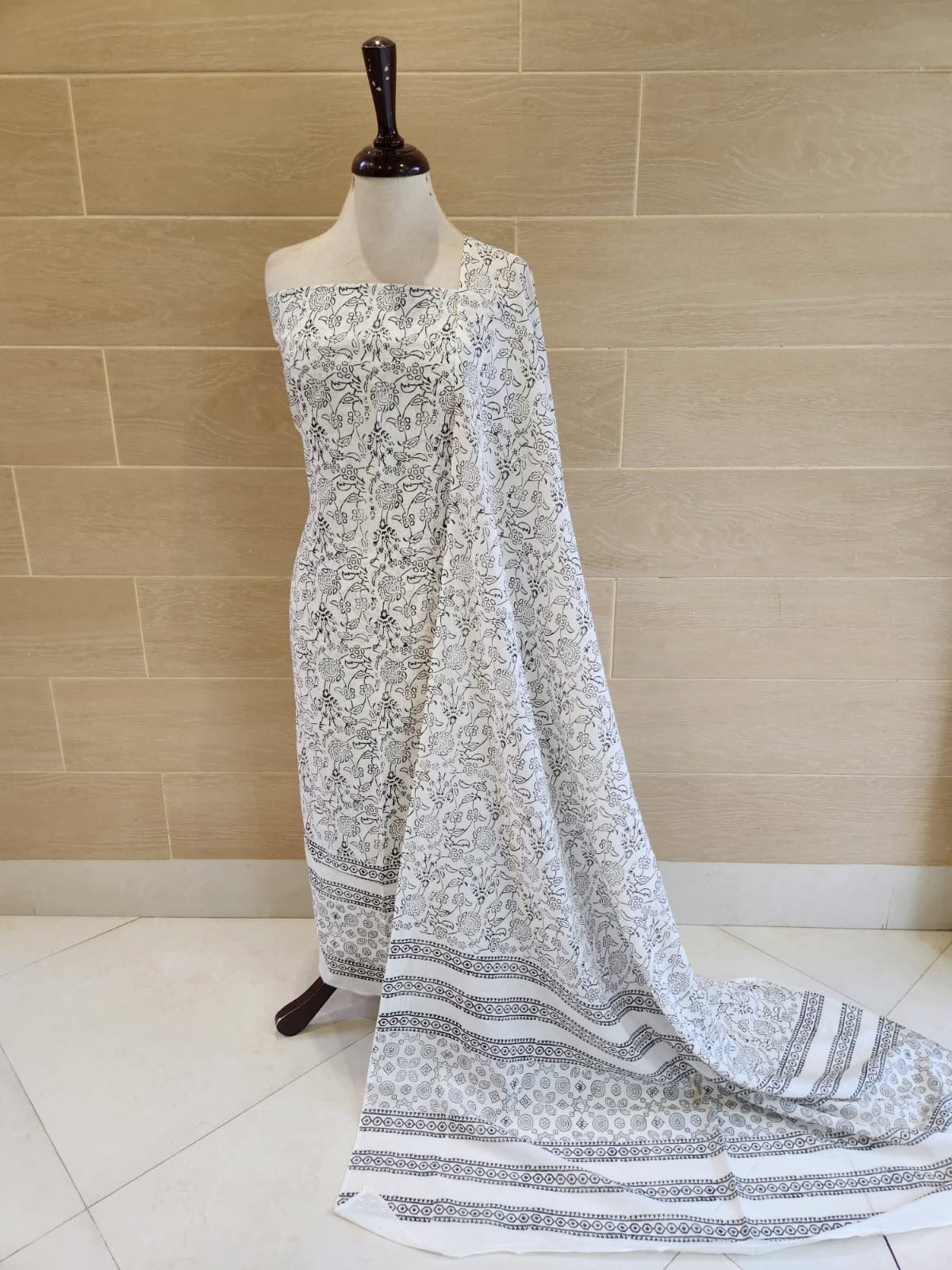 White & black lawn block print 2pc (advance payment)