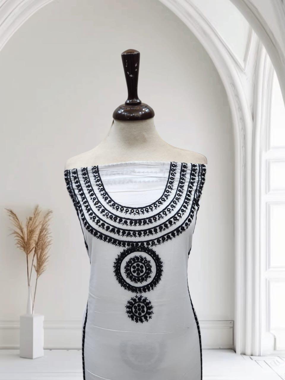 Best selling shirt for mirrors lover lawn hand embroidered shirt