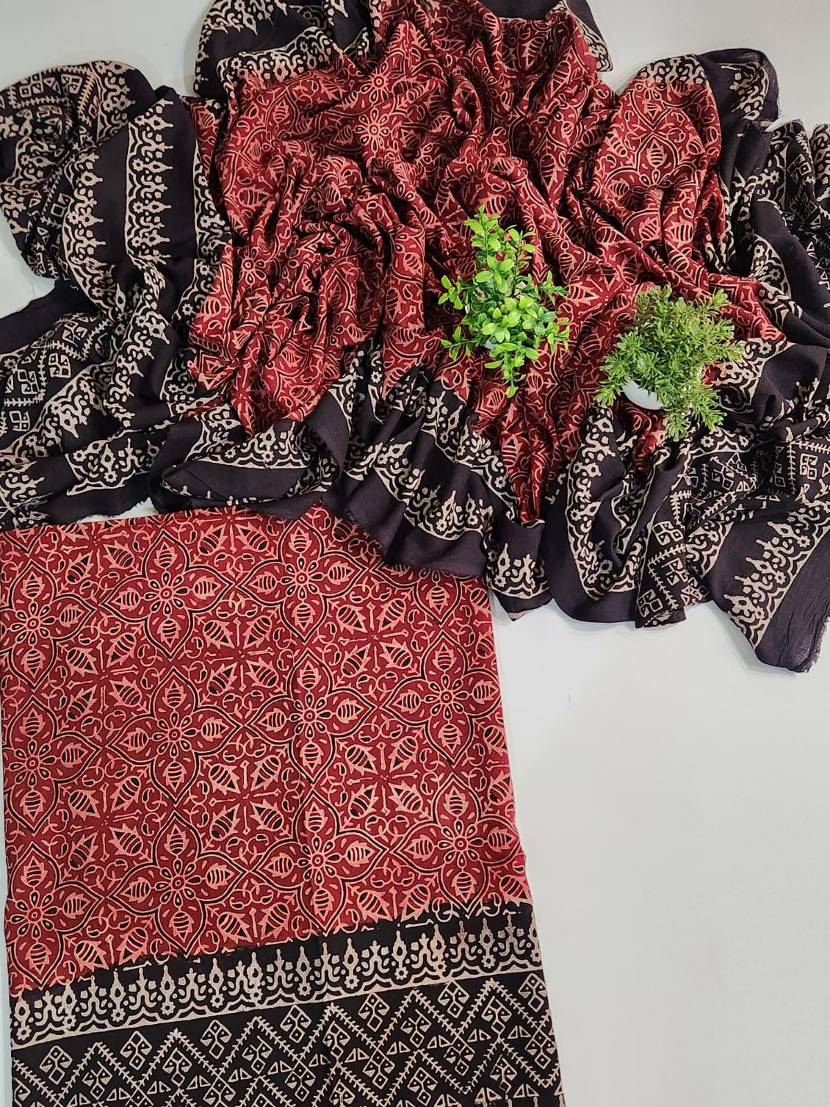 Lawn Natural Dyed Shirt dupatta