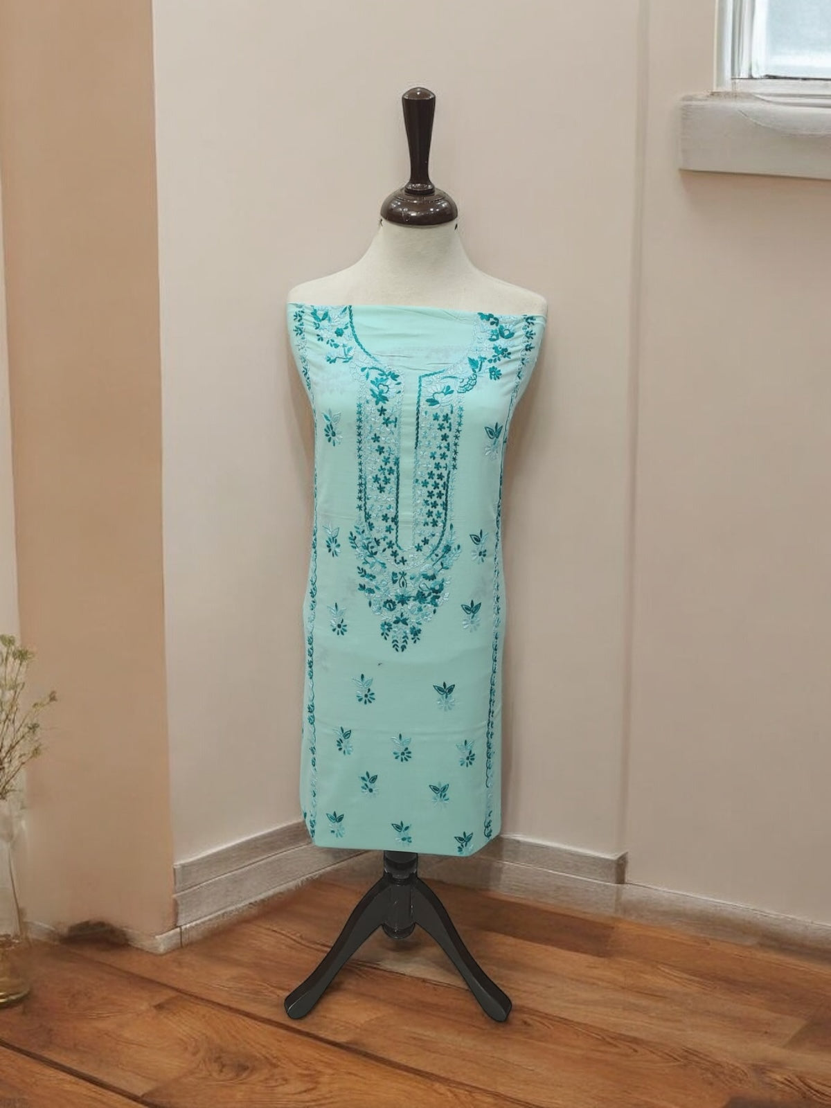 Lakhnawi style neckline lawn 2pc