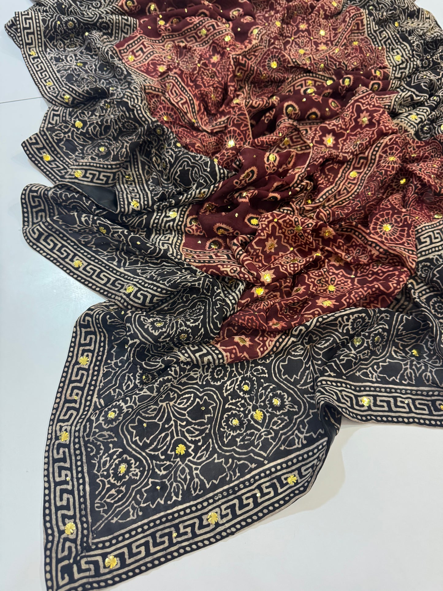 Medium silk Natural dyed Mukesh Shawl