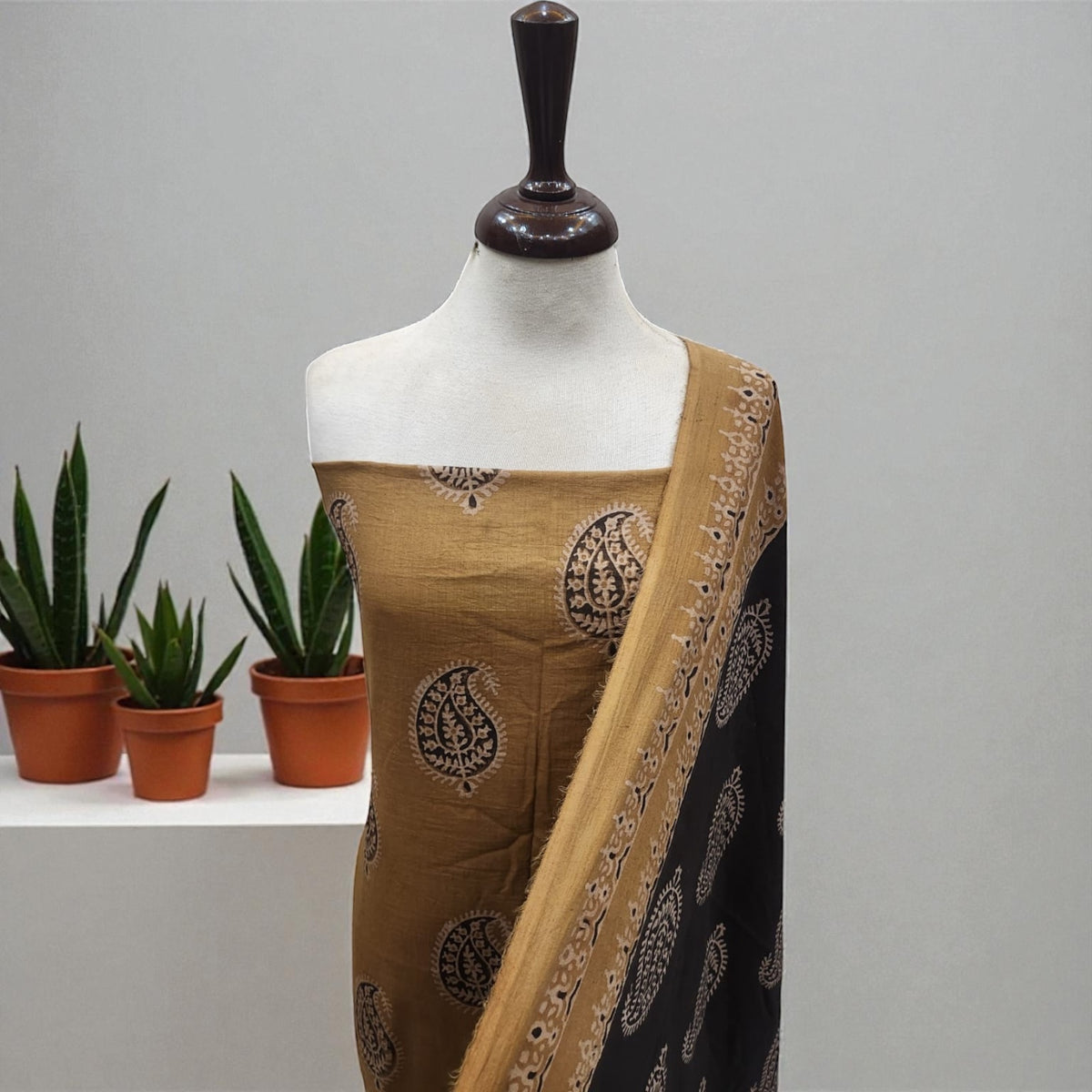 Lawn Natural dyed 2pc Shirt & Dupatta