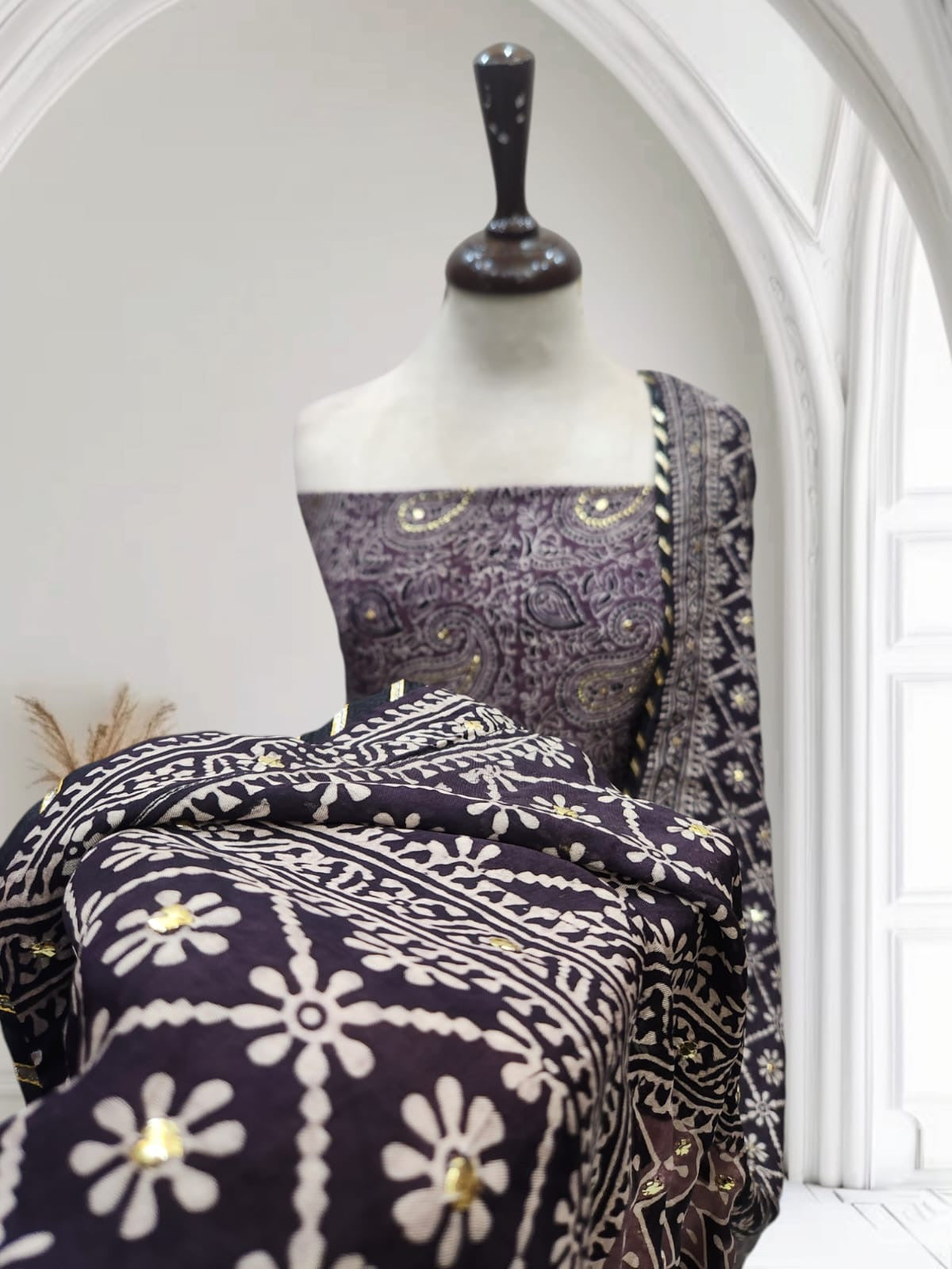 Raw Silk with medium silk mukesh 2pc