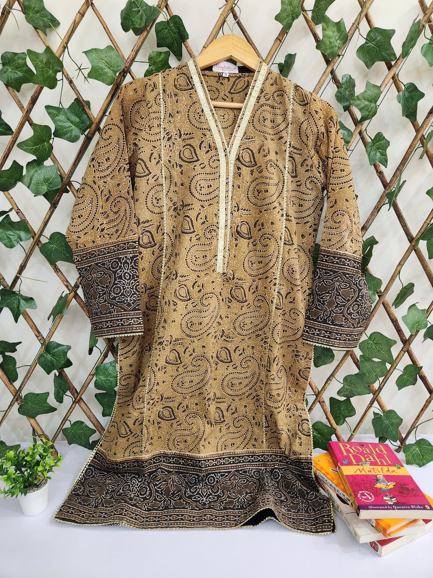 Stitched lawn shirt size medium (advance payment)