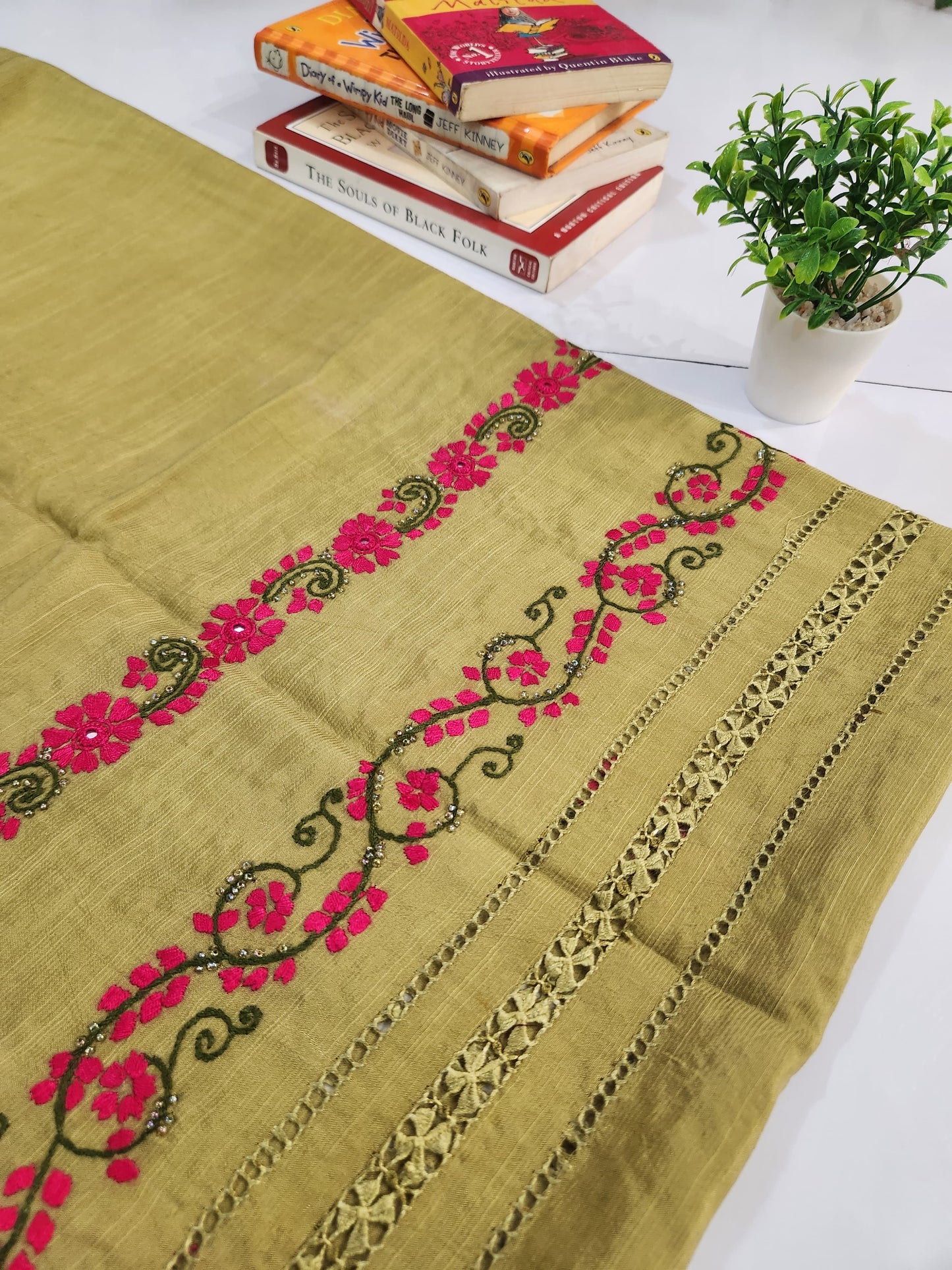 Premium Raw Silk tarkashi 3pc Advance payment