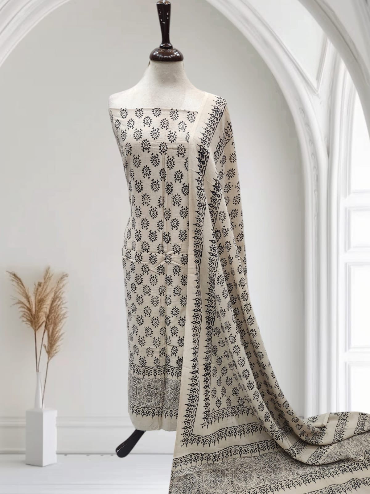 Khaddi Lawn Block print suit