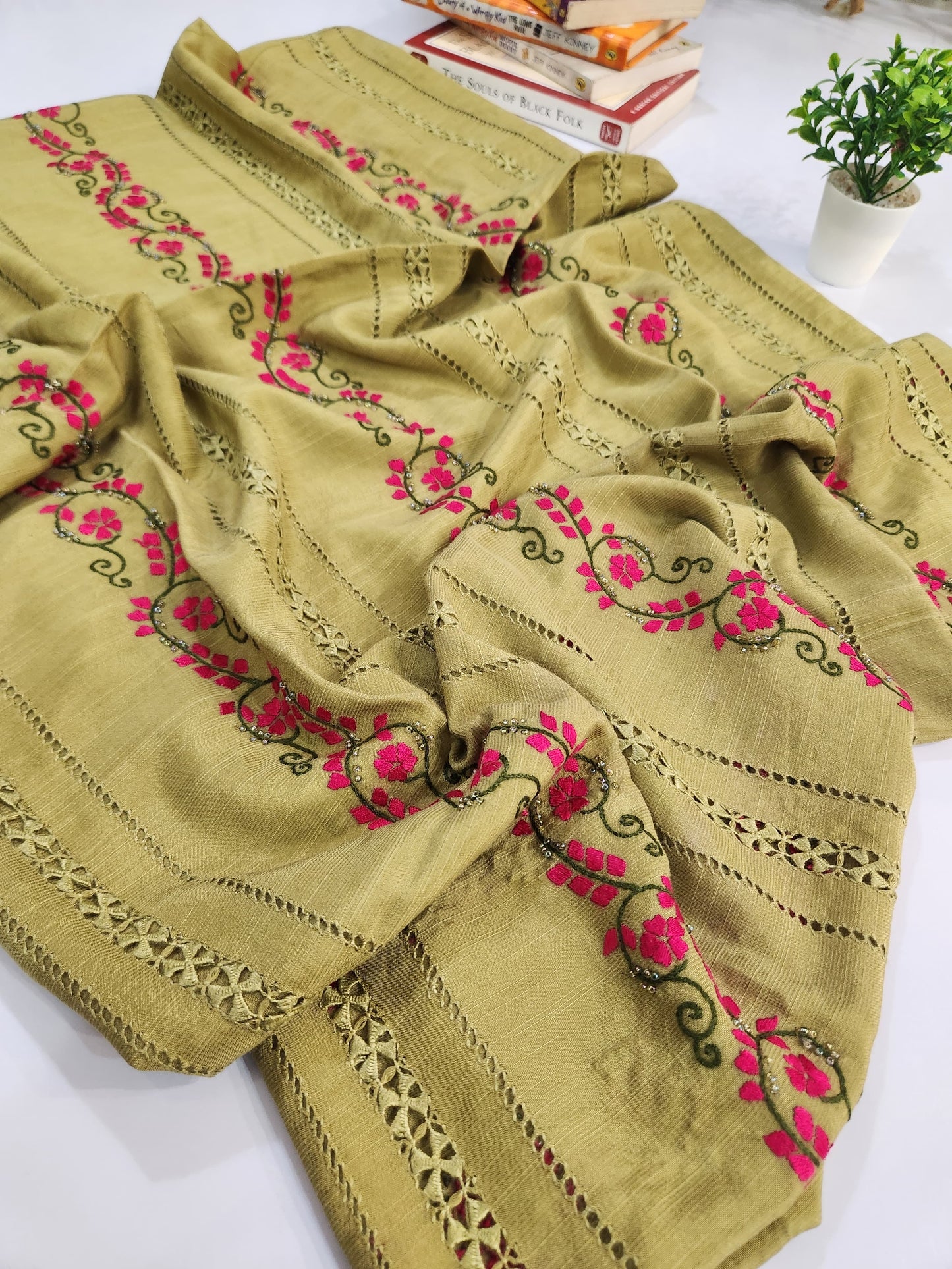 Premium Raw Silk tarkashi 3pc Advance payment