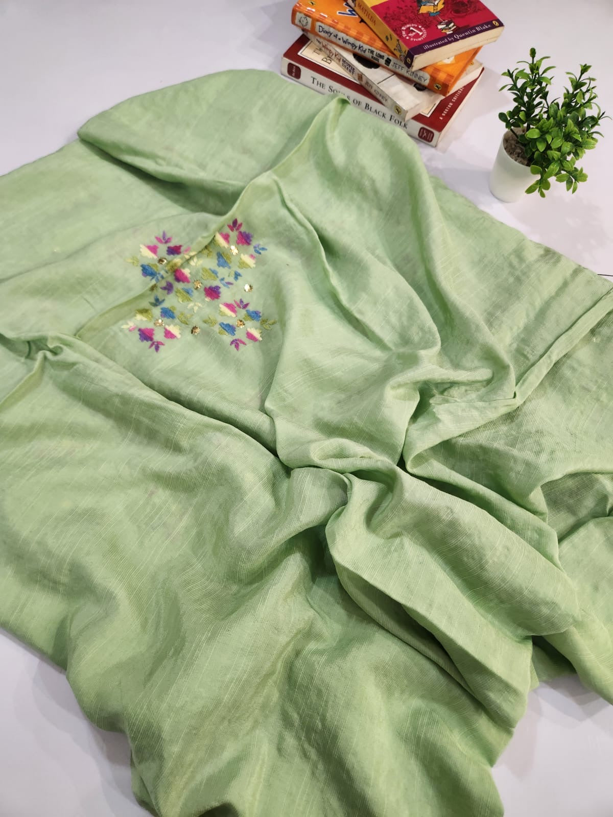 Premium Raw silk with tarkshi and gull e sitta