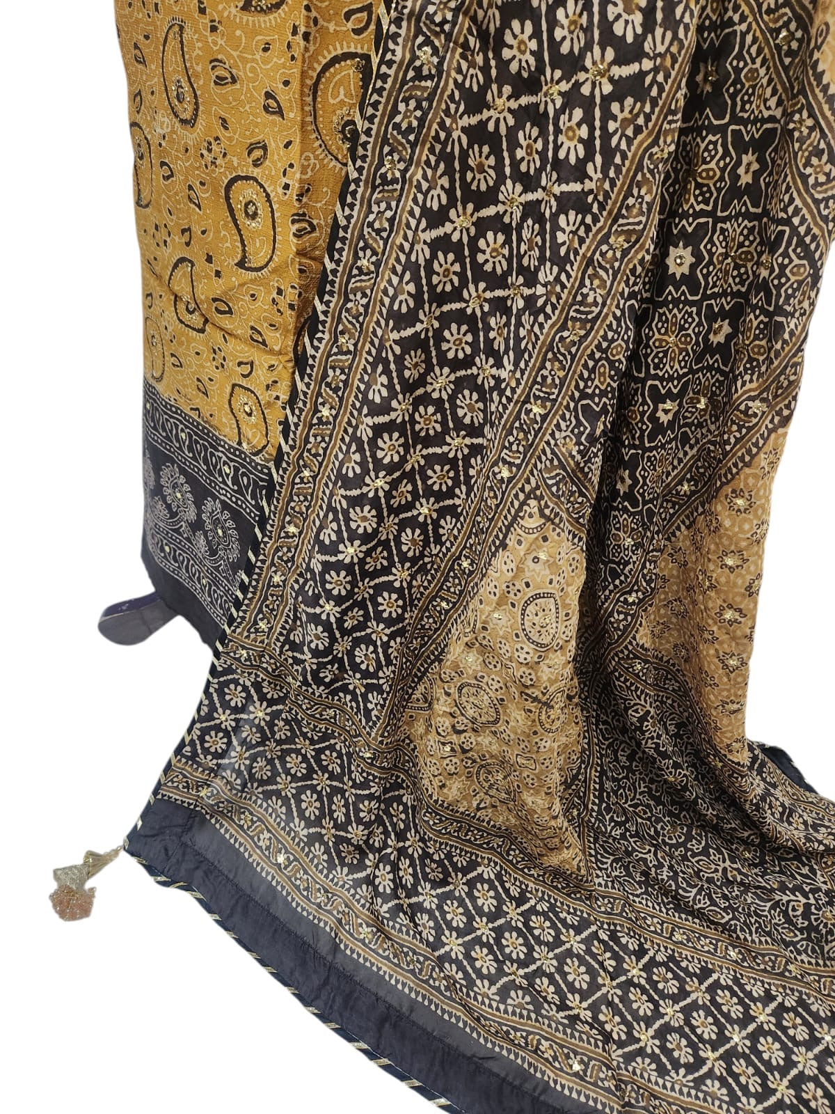 Raw silk with medium silk mukesh 2pc