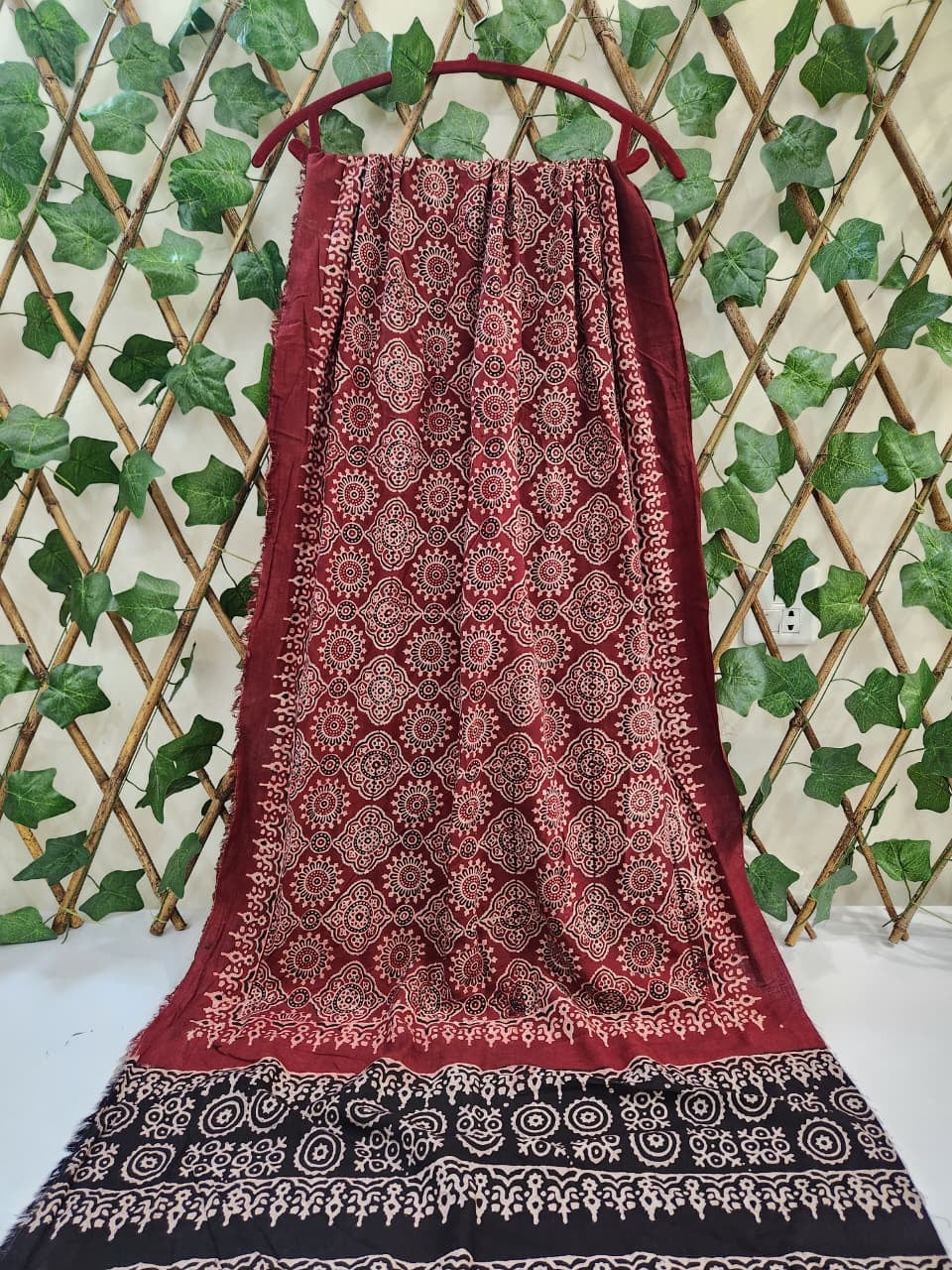 Exclusive Lawn Stoller scarf