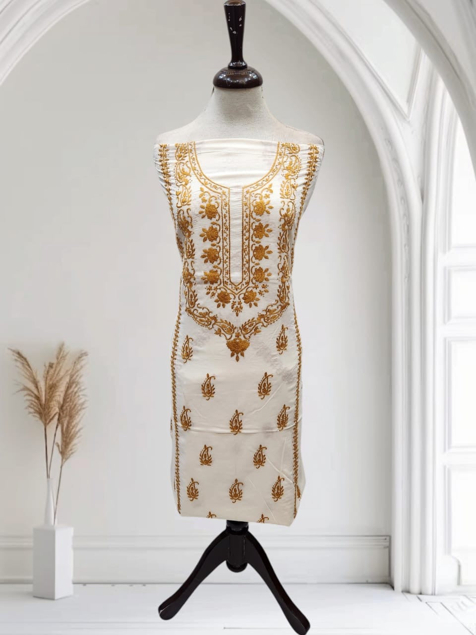 Lawn shirt with heavy embroidered sleeves