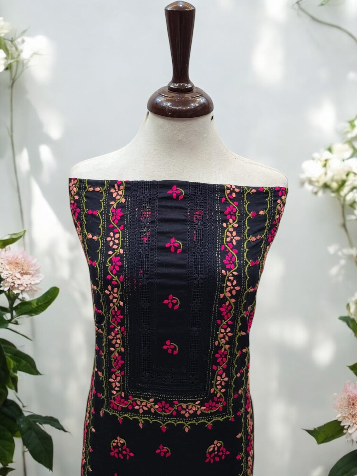 Tarkashi Applique Style 2pc peach with Hot Pink