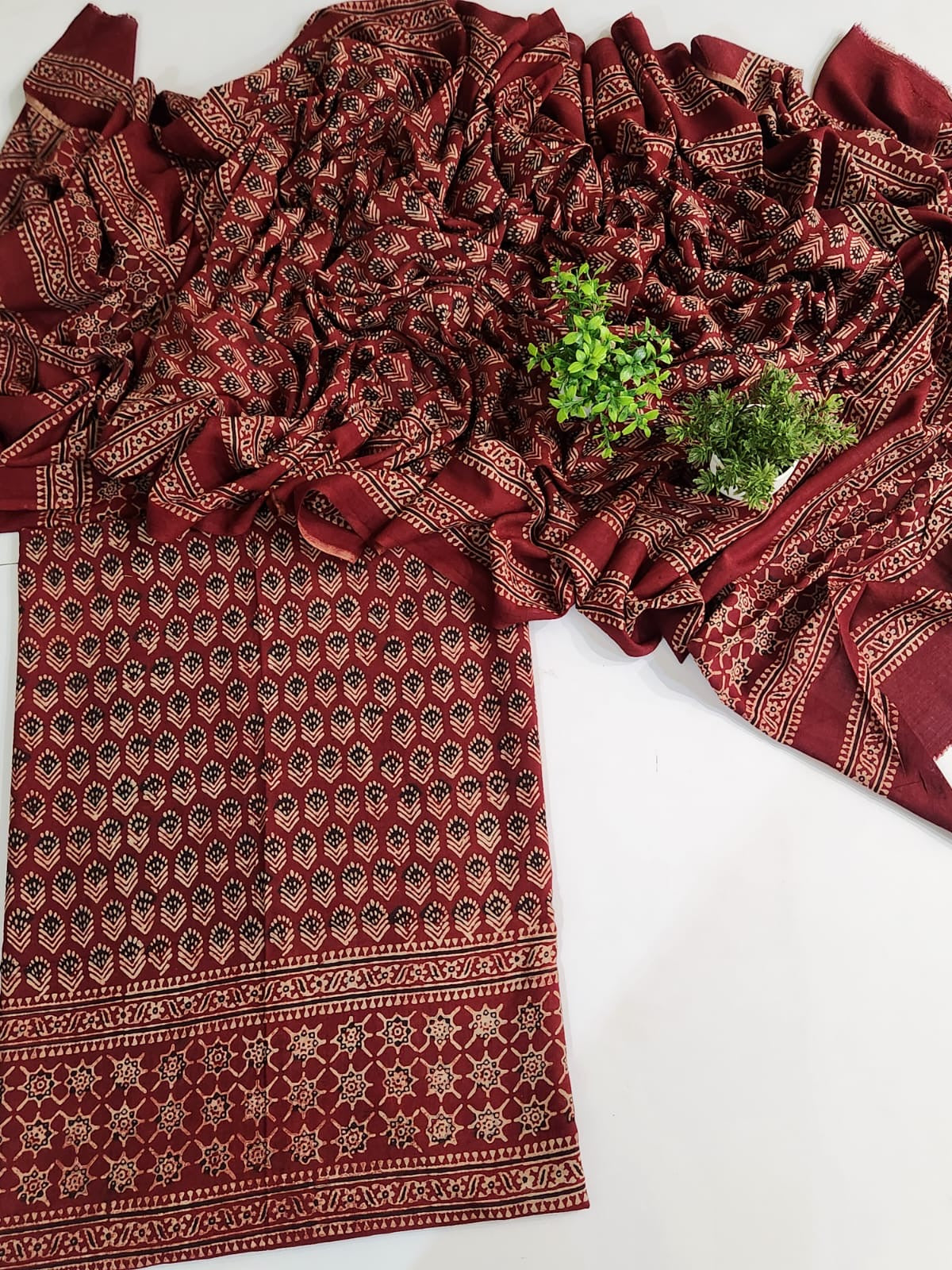 Lawn Natural dyed shirt & dupatta