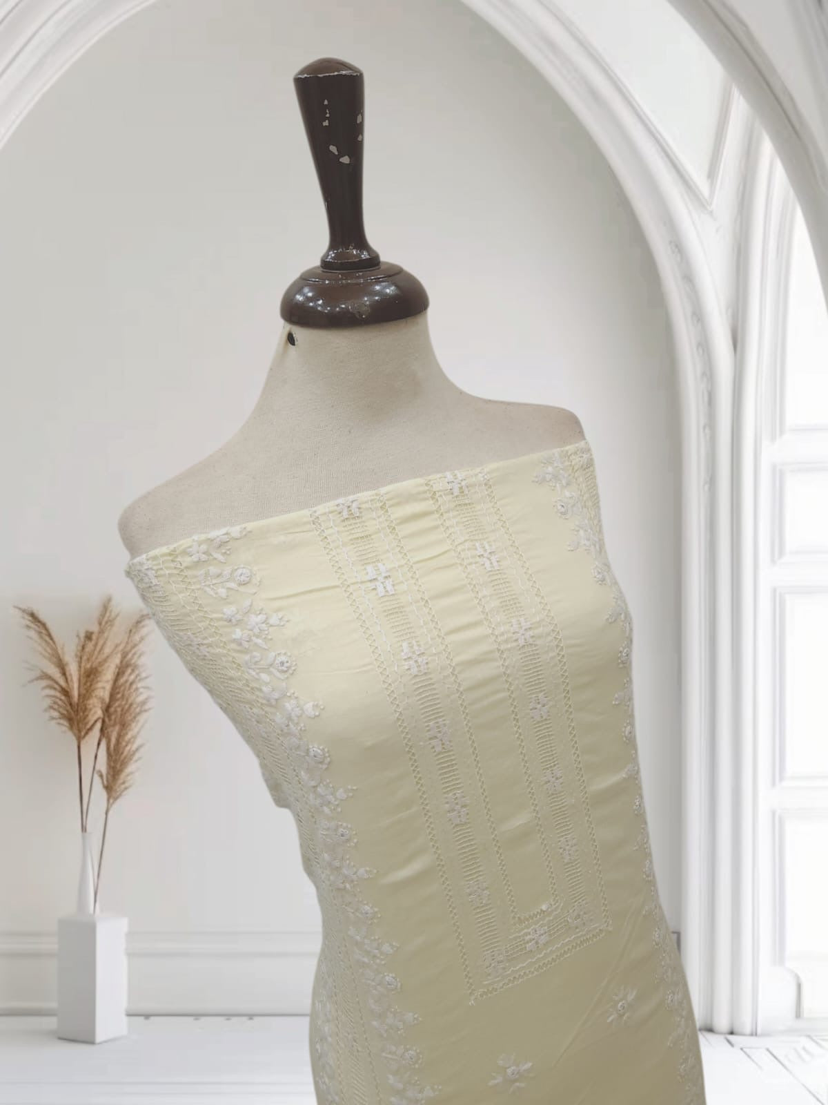 Light Lemon shade with white Tarkashi & embroidered shirt
