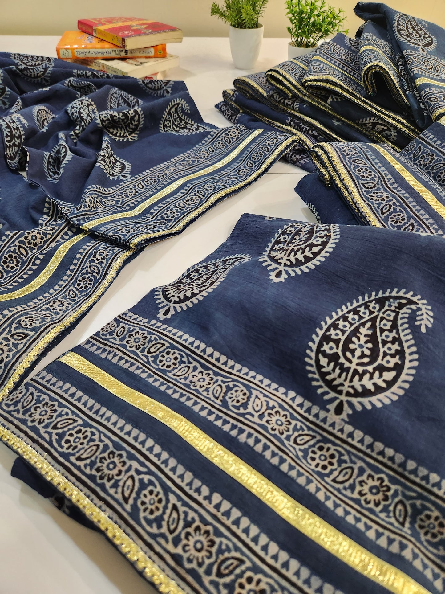 Lawn Farshi Shalwar (advance payment)